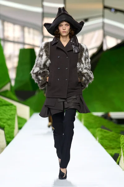 Look 29